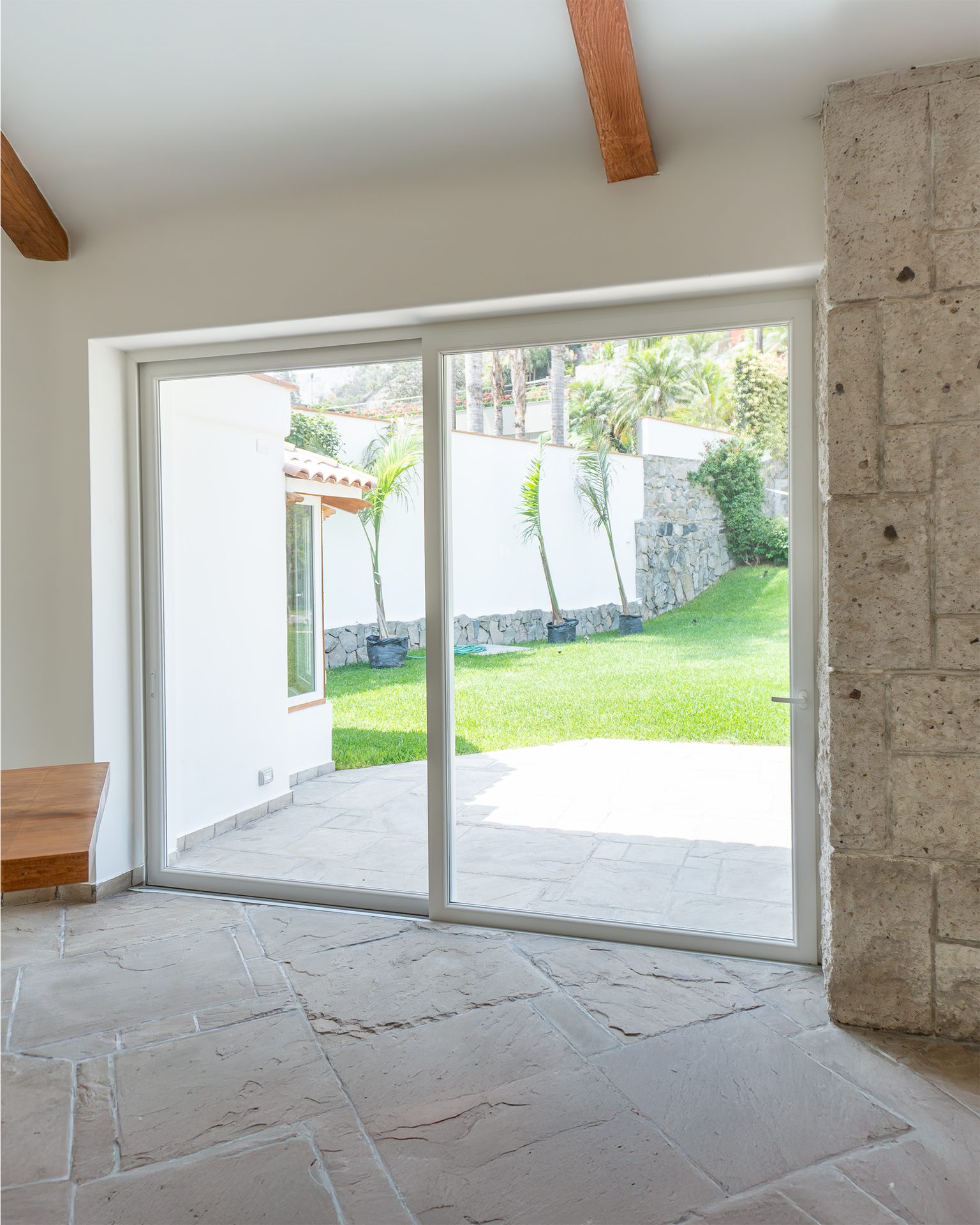 Proyecto residencial terminado por Hermetiventanas
